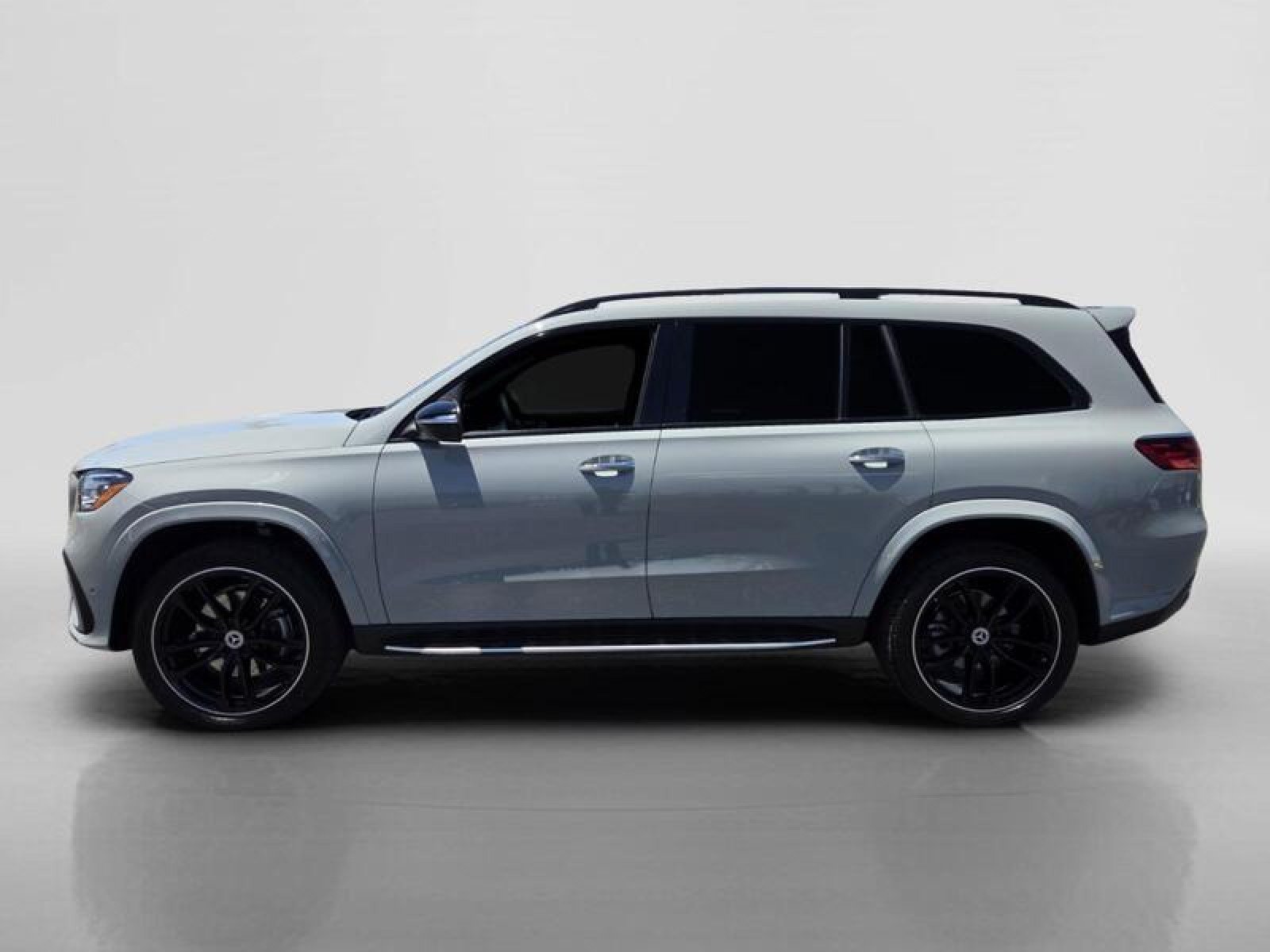 Certified 2026 Mercedes-Benz GLS 580 4MATIC image 2