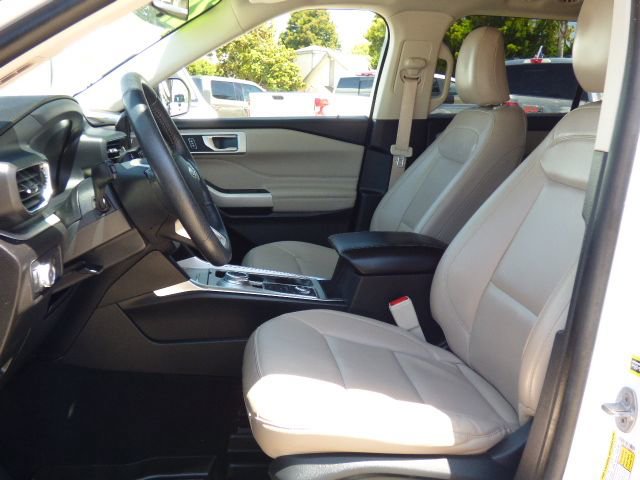 Used 2021 Ford Explorer XLT w/ Equipment Group 202A AWD/4WD image 22