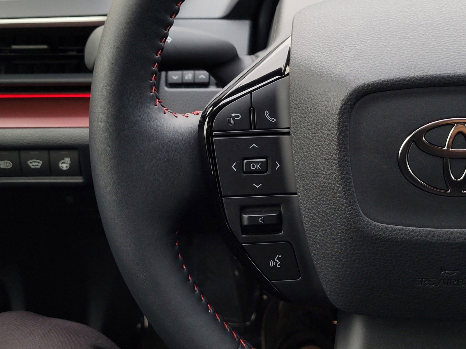 Used 2026 Toyota Prius Plug-In Hybrid image 22