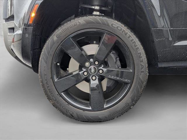 New 2025 Land Rover Defender 90 X-Dynamic SE image 10