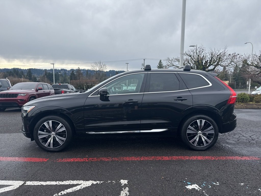 Used 2023 Volvo XC60 B5 Plus w/ Climate Package image 4