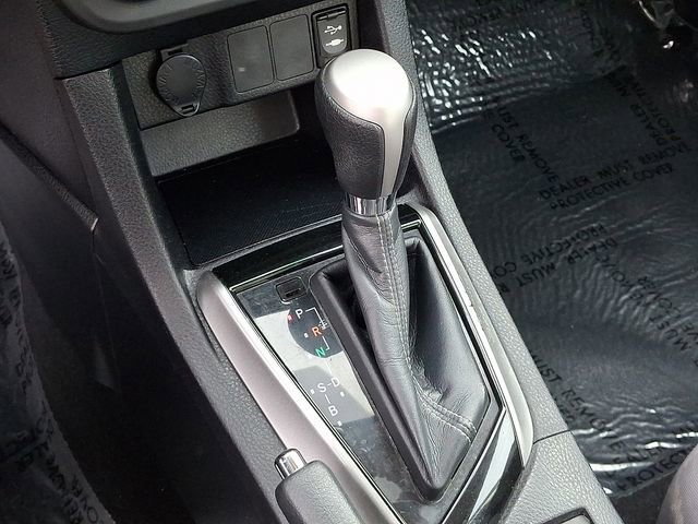 Used 2015 Toyota Corolla LE image 18