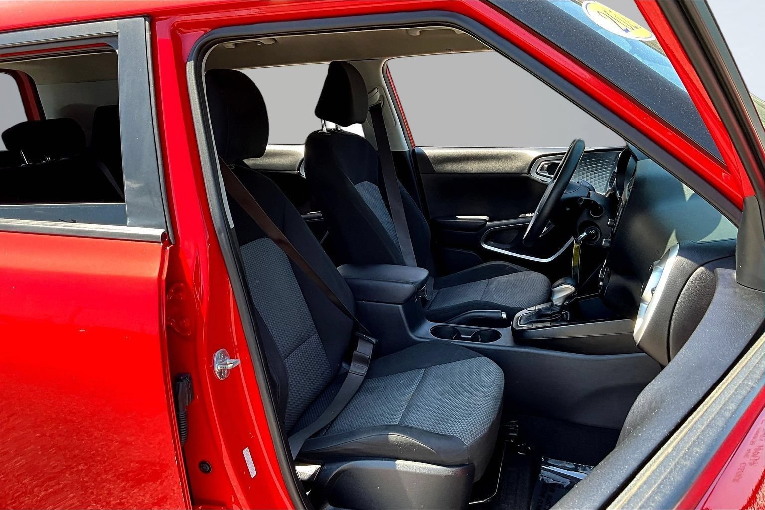 Used 2023 Kia Soul LX w/ LX Technology Package FWD image 29