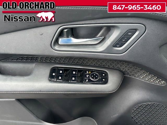 Used 2024 Nissan Ariya AWD image 10