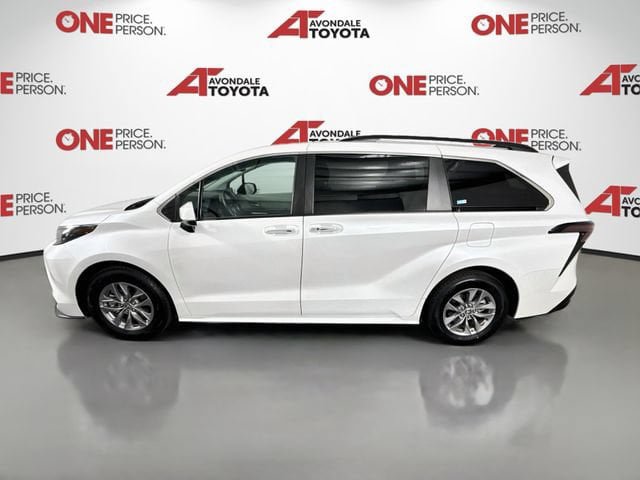 Certified 2024 Toyota Sienna XLE FWD image 5