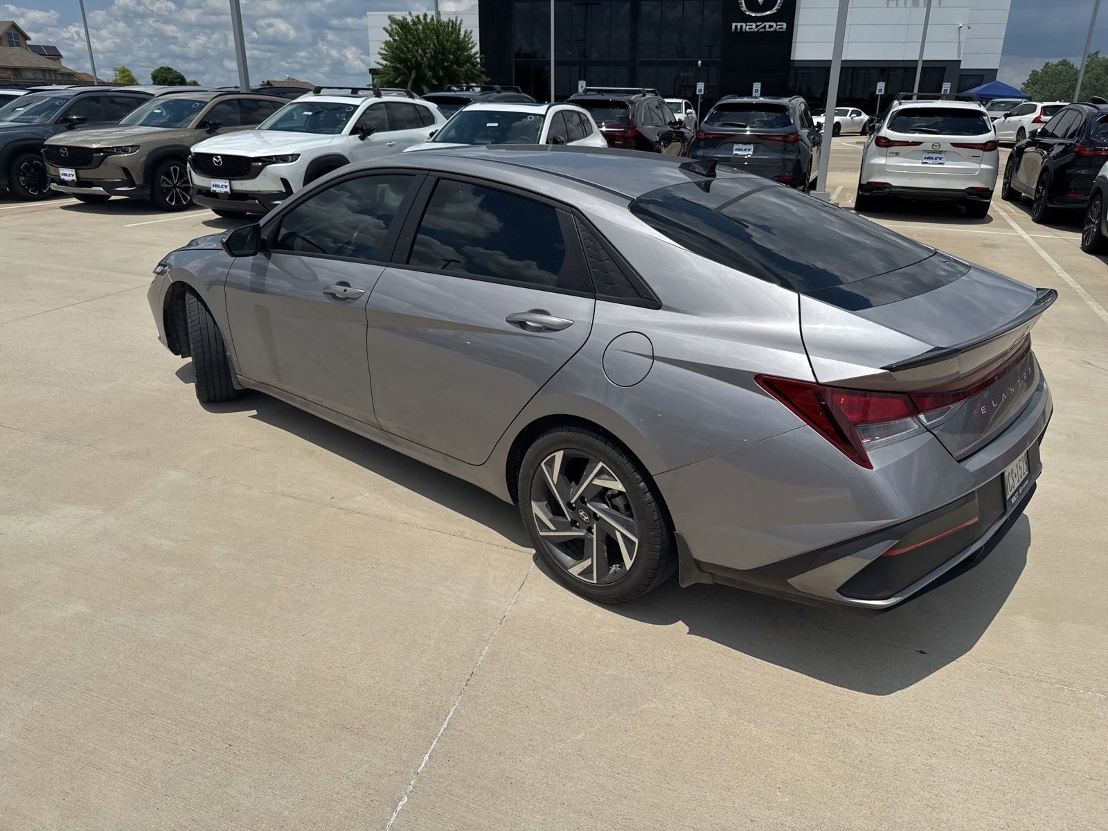 Used 2025 Hyundai Elantra Sport FWD image 14
