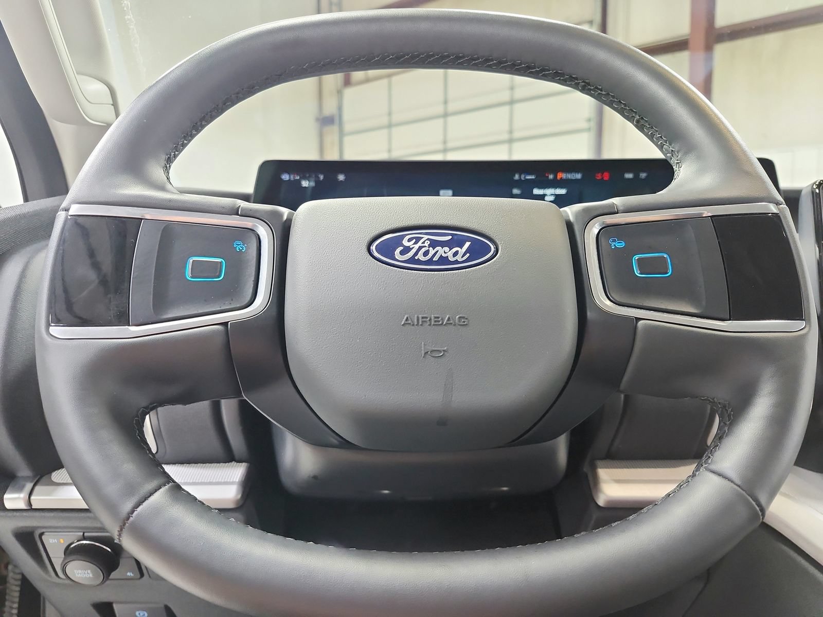 Used 2025 Ford Expedition Active AWD/4WD image 26