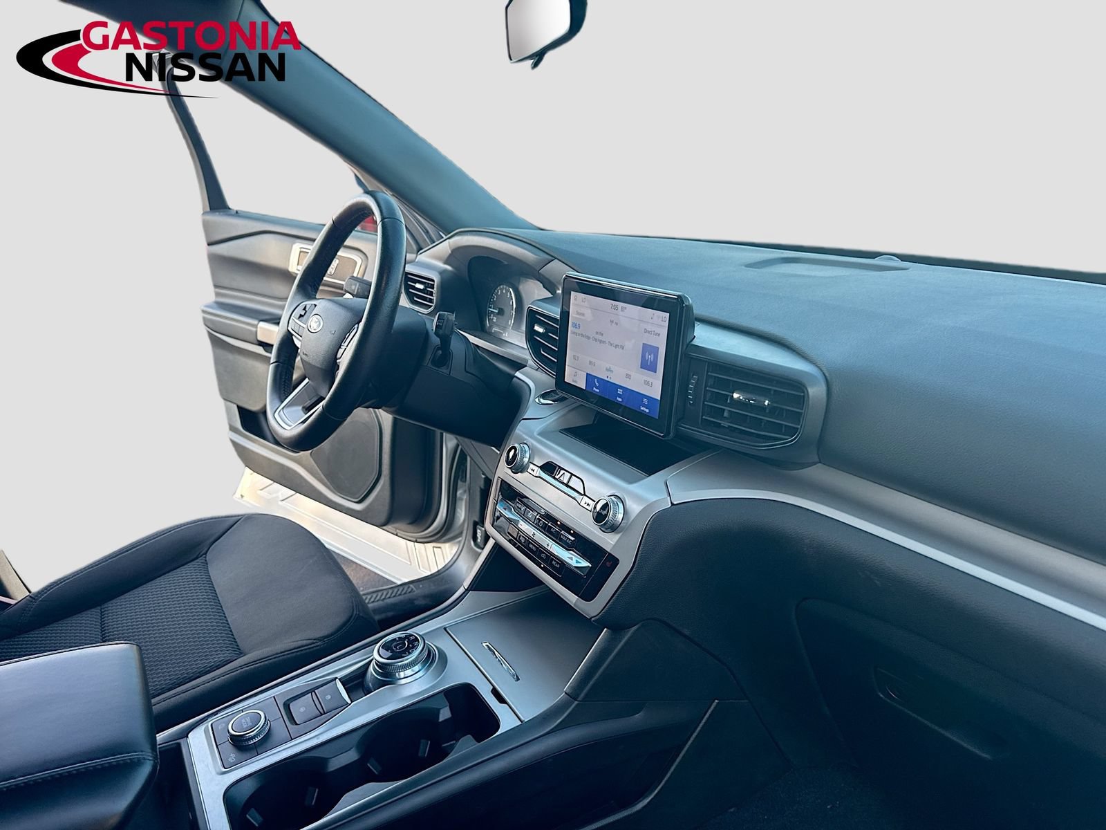 Used 2023 Ford Explorer XLT AWD/4WD image 37