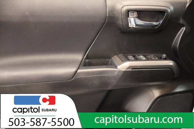 Used 2022 Toyota Tacoma TRD Off-Road w/ Technology Package AWD/4WD image 10