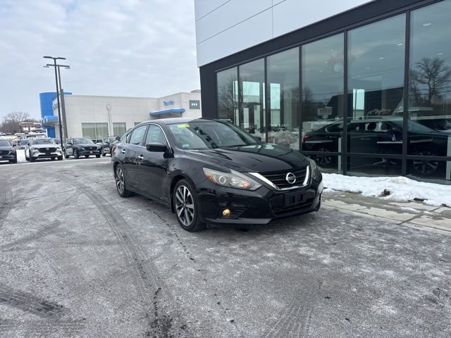 Used 2016 Nissan Altima 3.5 SR image 1