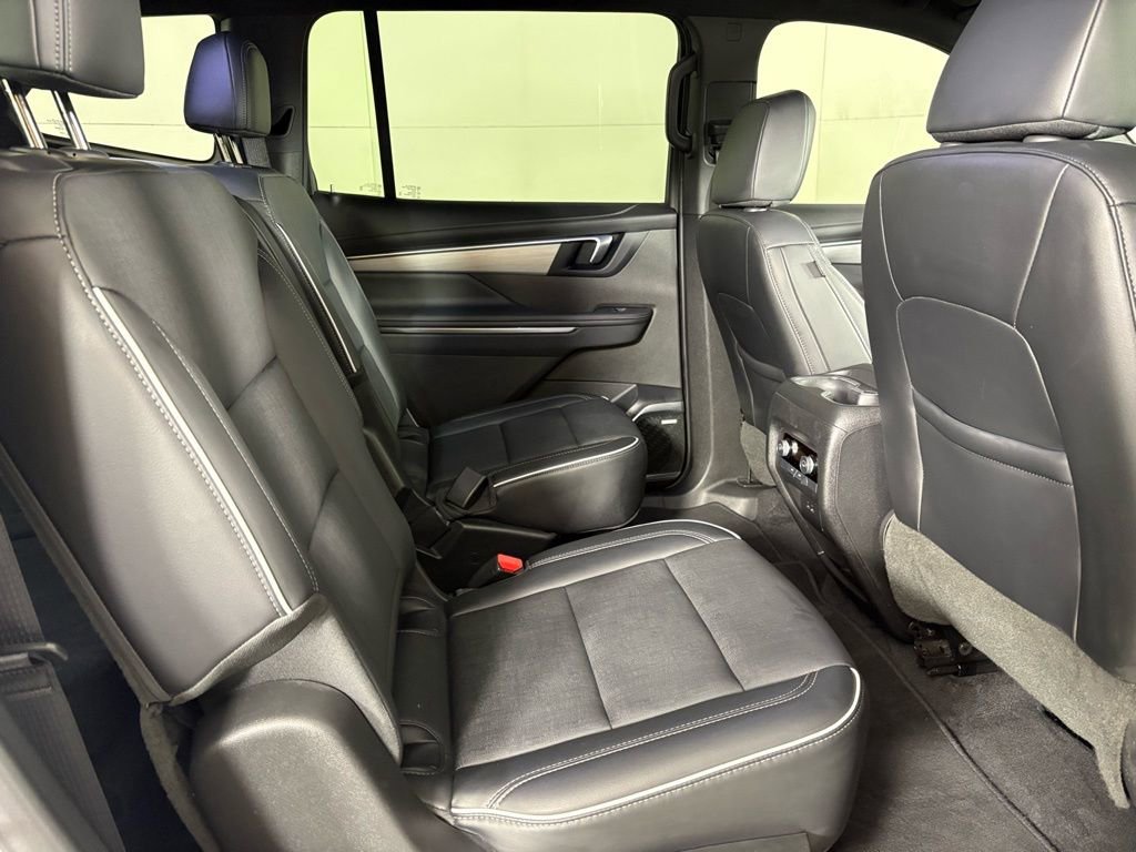 Used 2025 Buick Enclave Preferred image 16