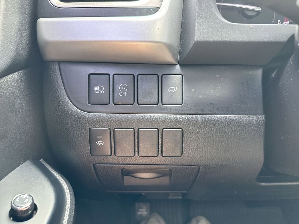 Used 2019 Toyota Highlander XLE AWD/4WD image 19