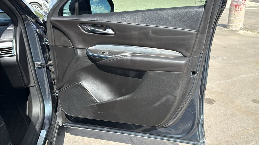 Used 2021 Cadillac XT4 Premium Luxury image 32