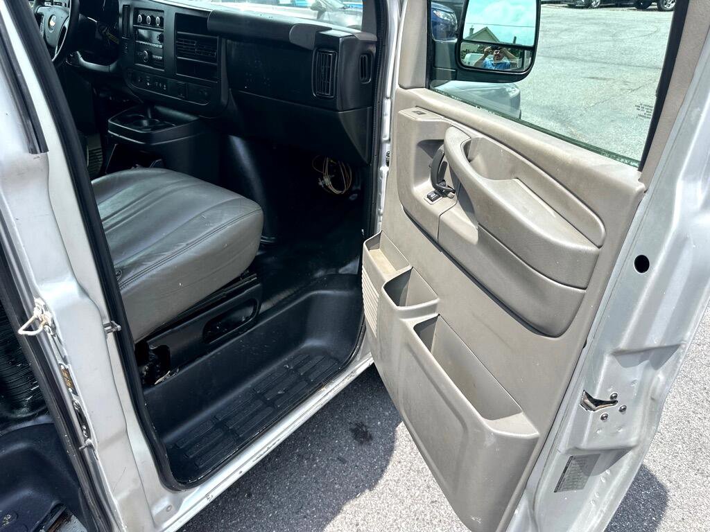 Used 2015 Chevrolet Express 3500 LS image 20