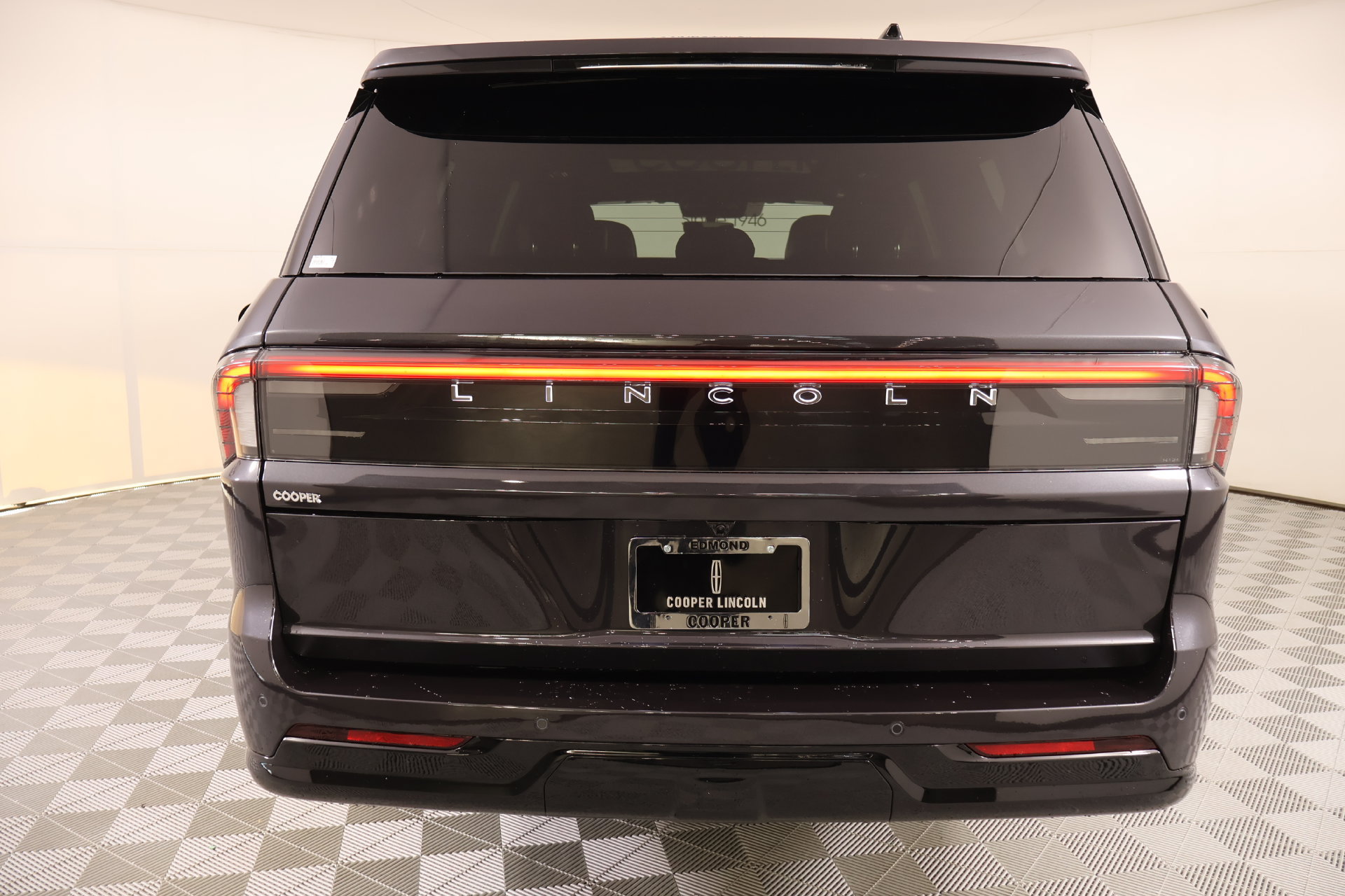 New 2027 Lincoln Navigator L Reserve w/ Jet Appearance Package AWD/4WD image 24