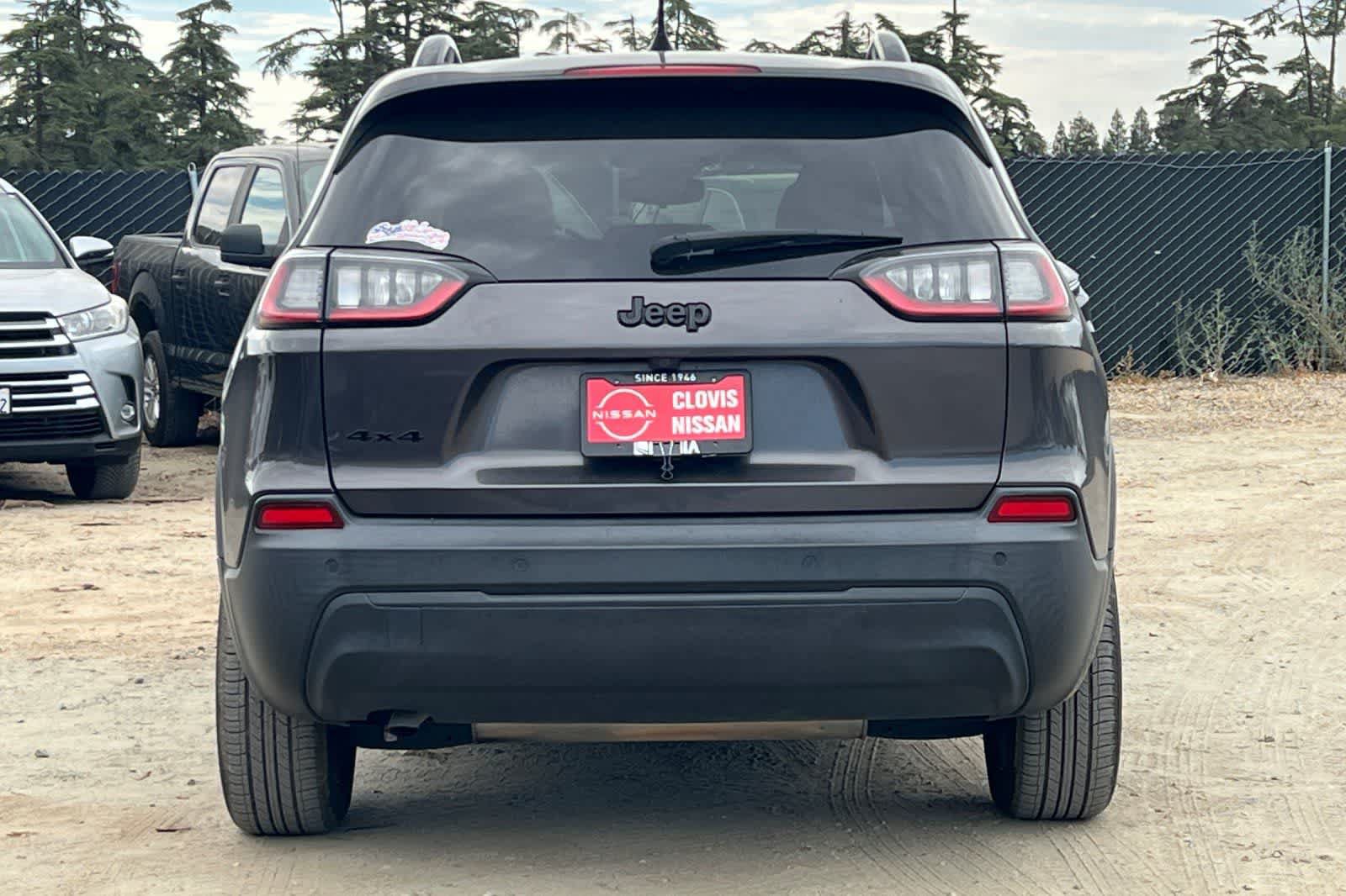 Used 2021 Jeep Cherokee Latitude Plus AWD/4WD image 8