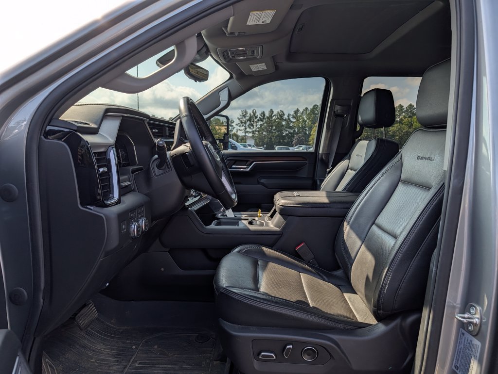 Used 2024 GMC Sierra 3500 Denali w/ Denali Reserve Package AWD/4WD image 18