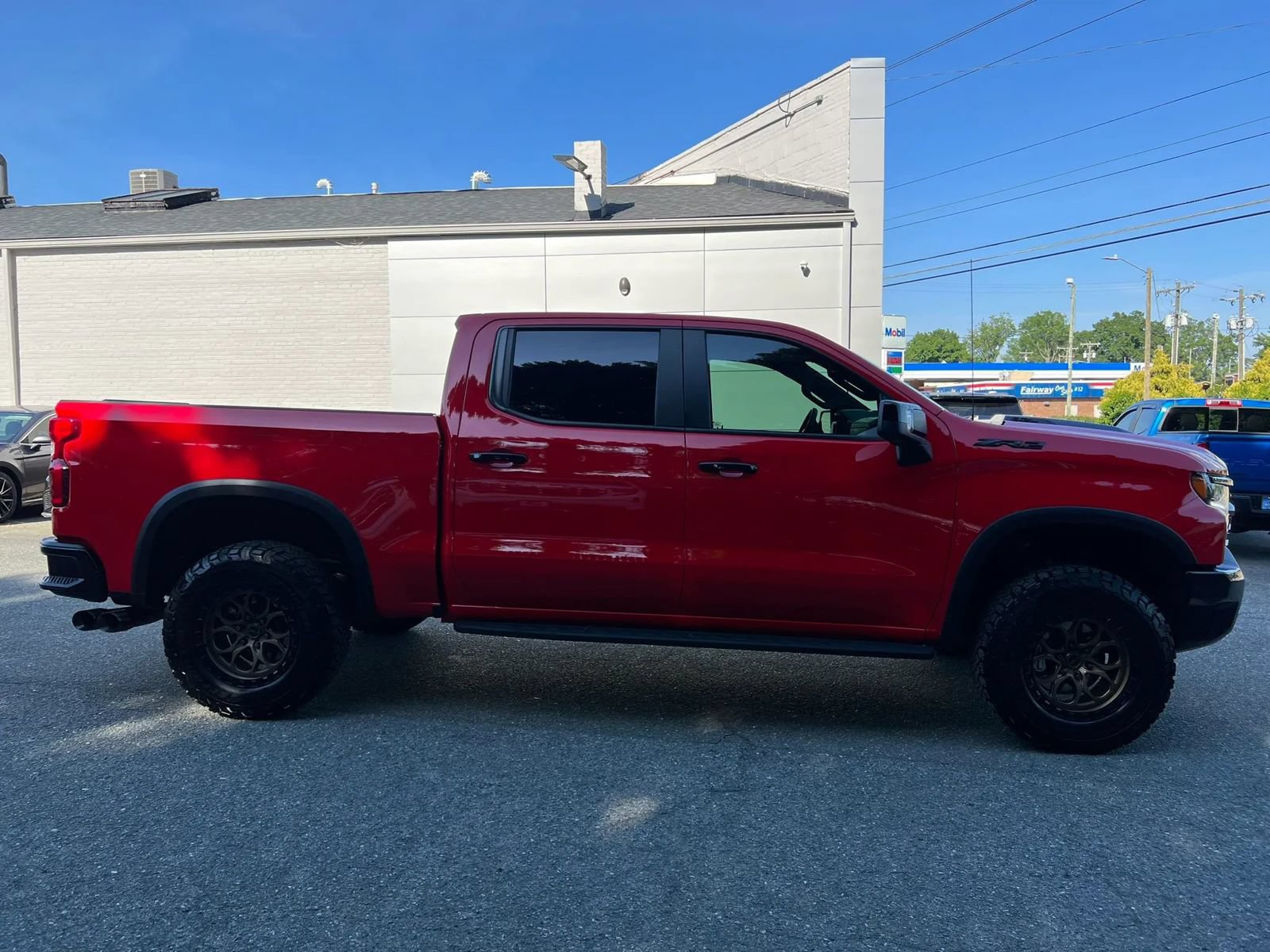 Used 2024 Chevrolet Silverado 1500 ZR2 w/ Technology Package AWD/4WD image 3
