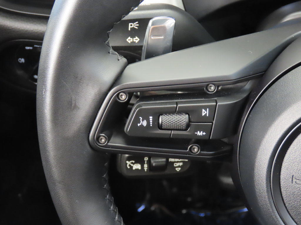 Certified 2026 Porsche Macan AWD/4WD image 19