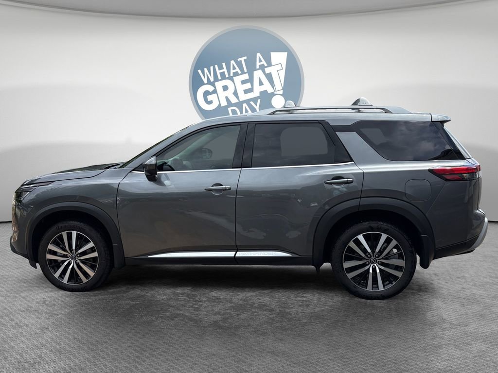 Used 2025 Nissan Pathfinder Platinum w/ Cargo Package FWD image 7