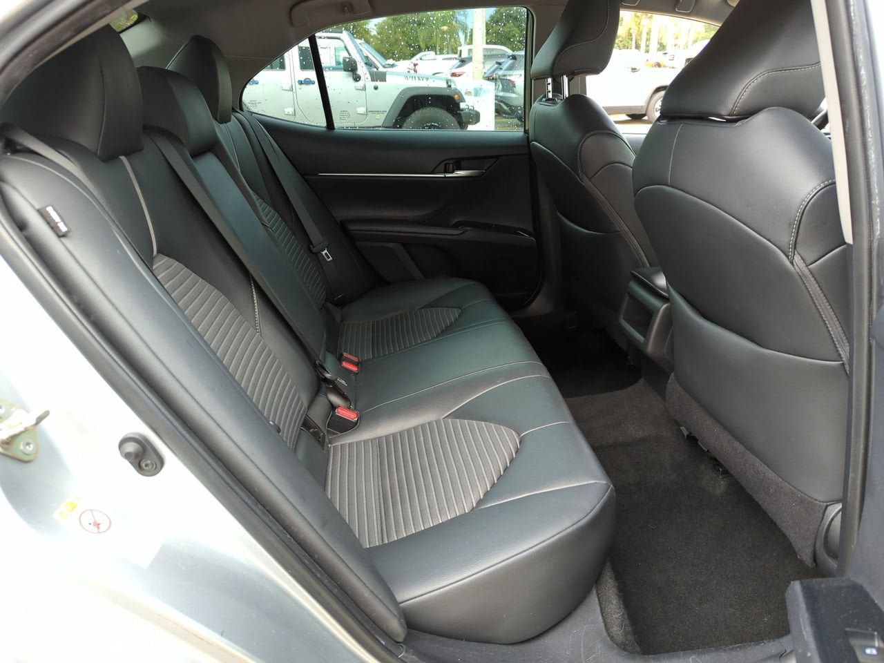 Used 2018 Toyota Camry SE FWD image 22