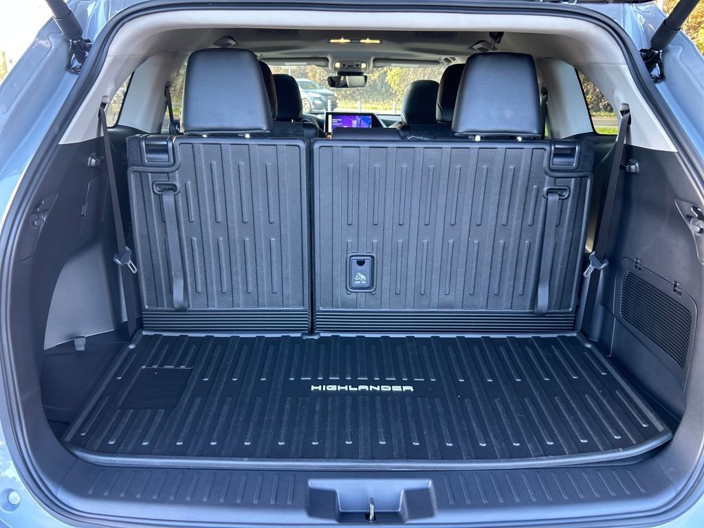New 2025 Toyota Highlander XLE image 27
