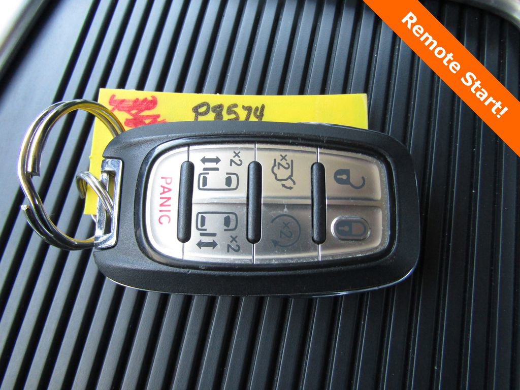 Used 2024 Chrysler Pacifica Touring-L image 20