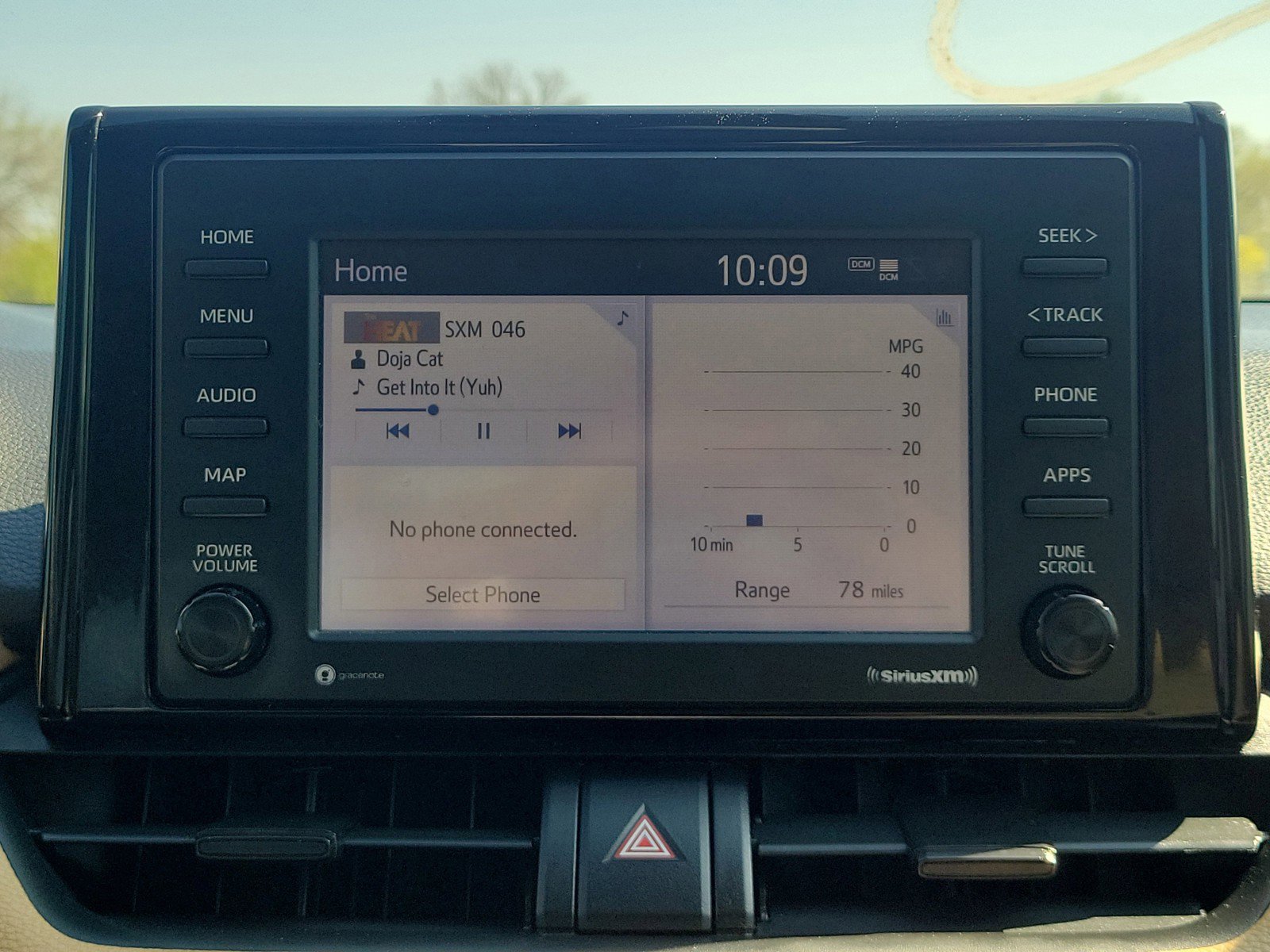 Used 2021 Toyota RAV4 LE AWD/4WD image 28