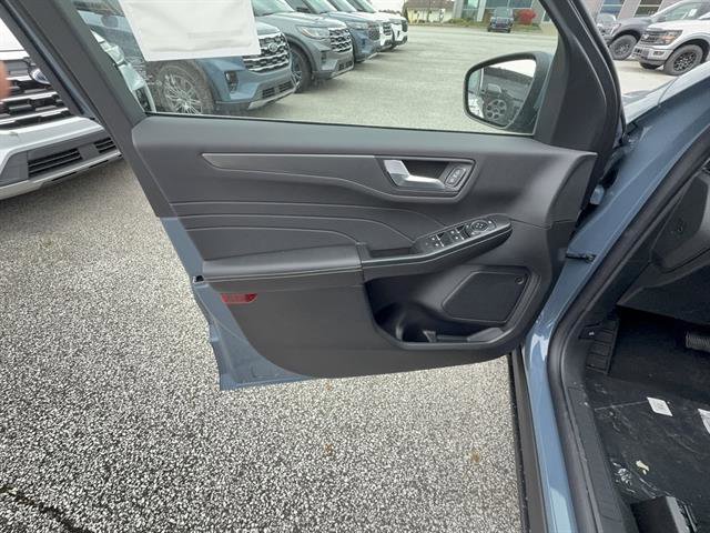 New 2026 Ford Escape SE image 12