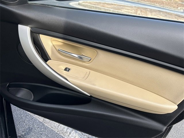 Used 2018 BMW 320i Sedan w/ Convenience Package image 22