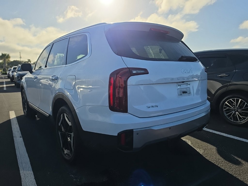 Certified 2024 Kia Telluride S FWD image 14