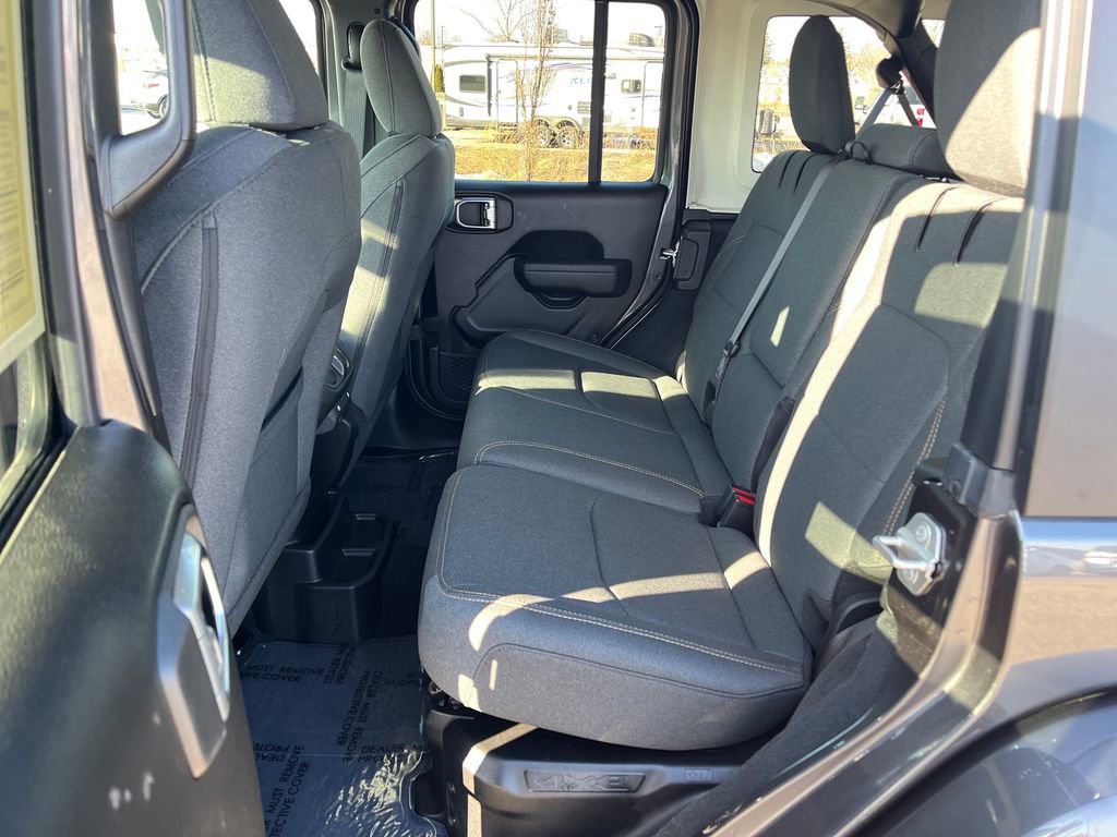 Used 2024 Jeep Wrangler Unlimited w/ Convenience Group image 15