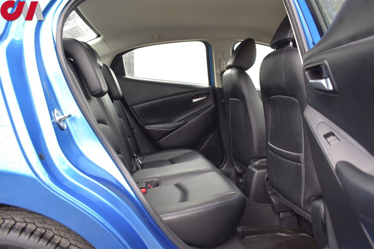 Used 2019 Toyota Yaris XLE FWD image 25