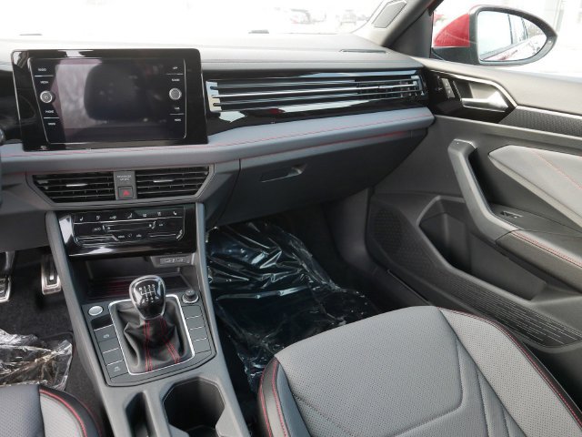 New 2026 Volkswagen Jetta GLI Autobahn FWD image 10