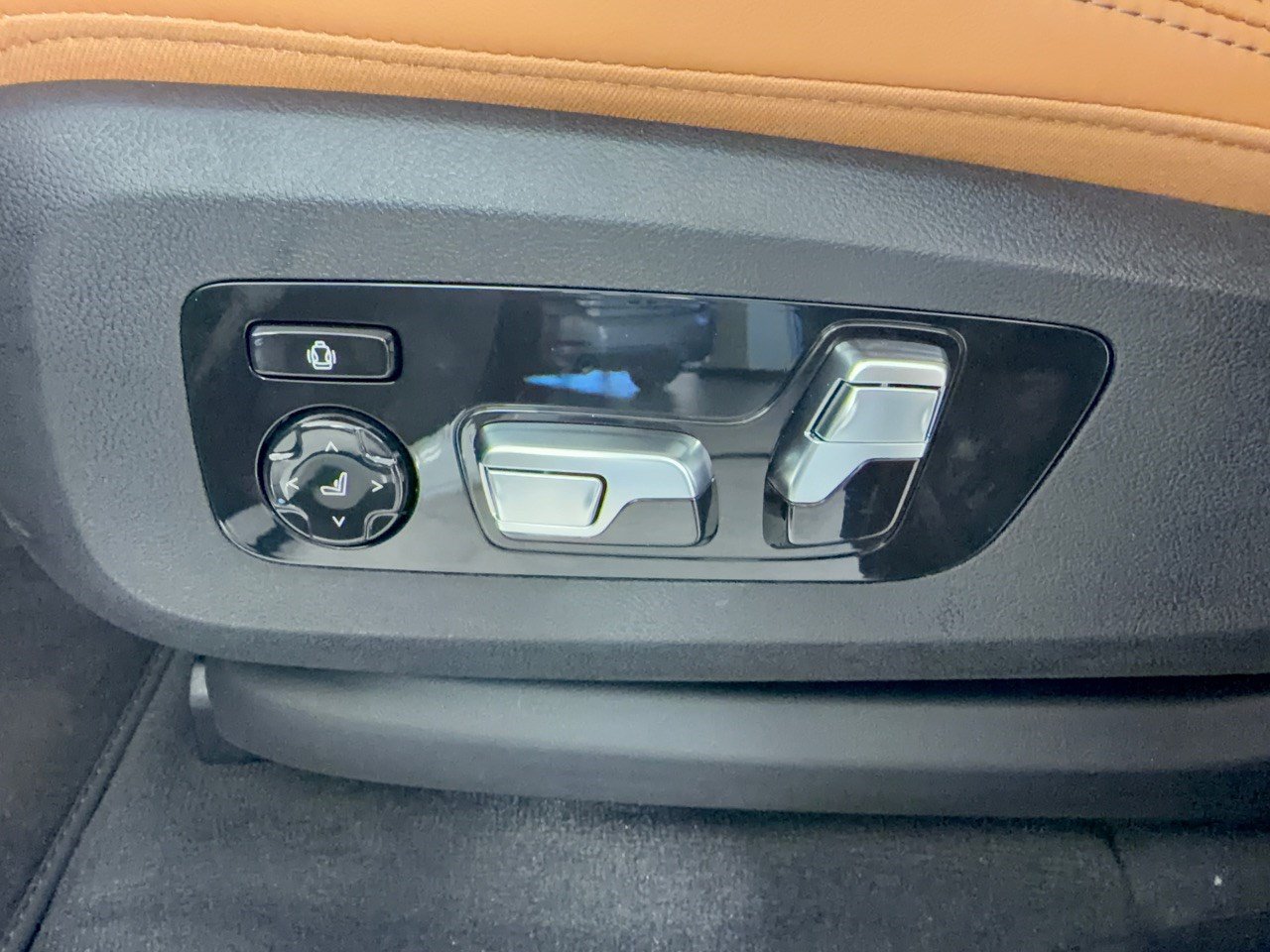 New 2027 BMW X7 xDrive40i w/ Executive Package AWD/4WD image 16