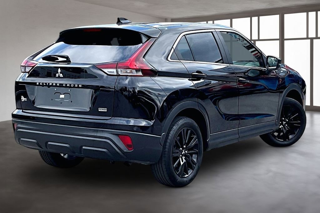 Used 2024 Mitsubishi Eclipse Cross LE AWD/4WD image 3