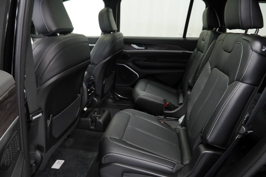 New 2026 Jeep Grand Cherokee L Limited AWD/4WD image 17