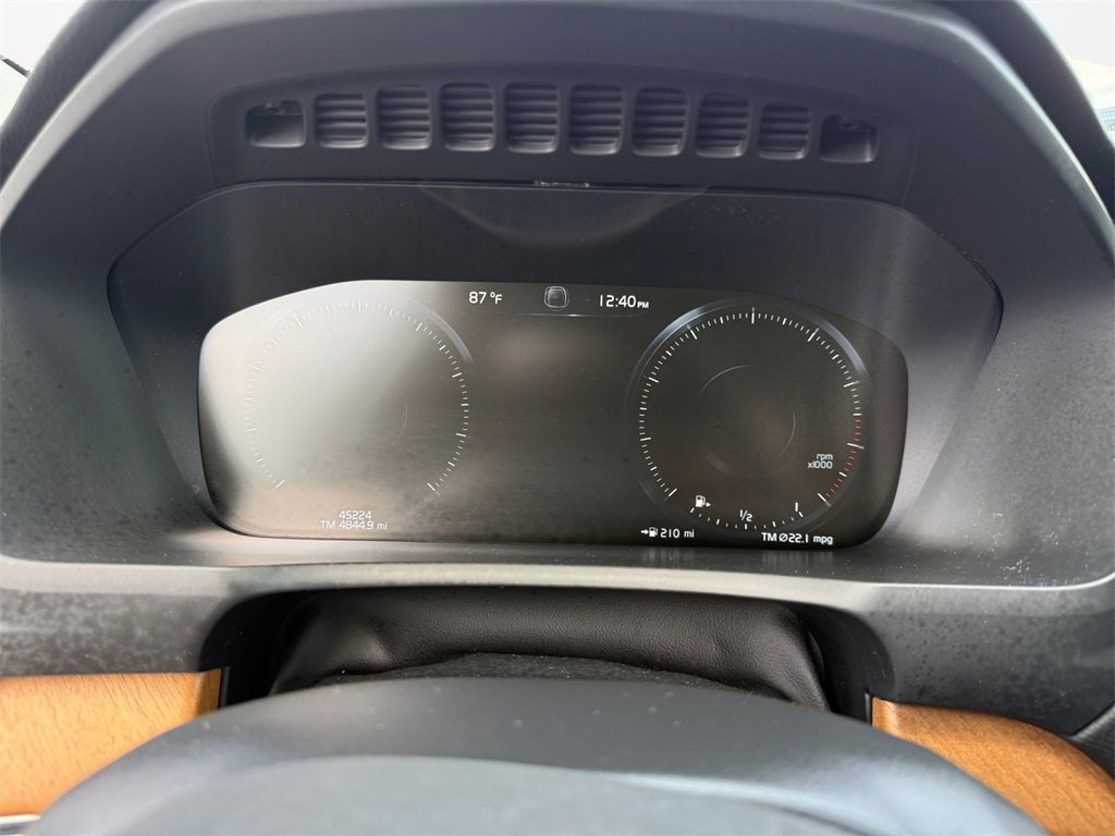 Used 2022 Volvo XC90 T6 Momentum w/ Climate Package image 19