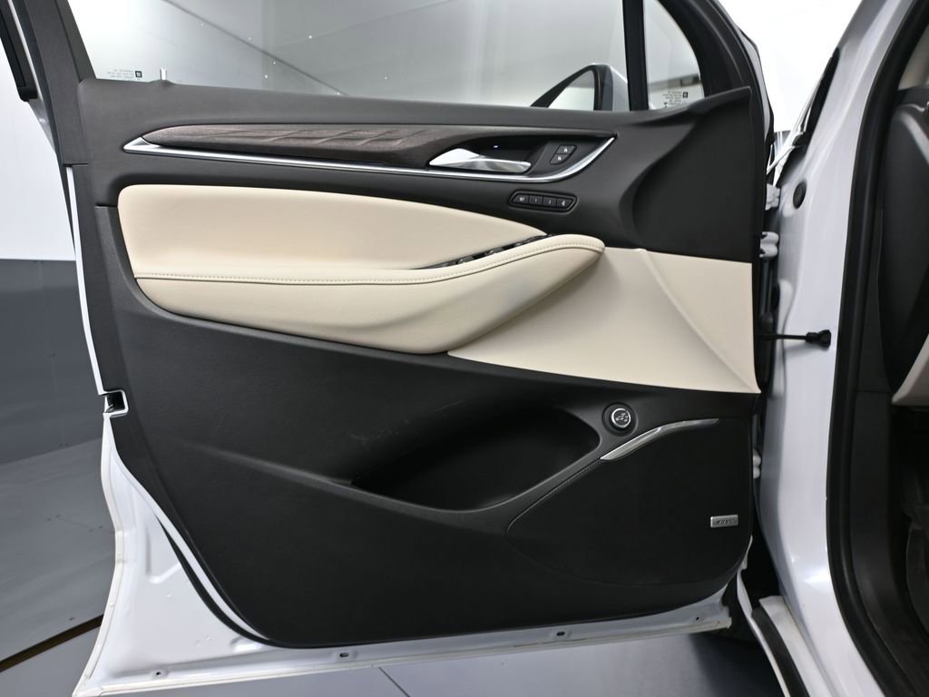 Used 2022 Buick Enclave Avenir w/ Avenir Technology Package image 20