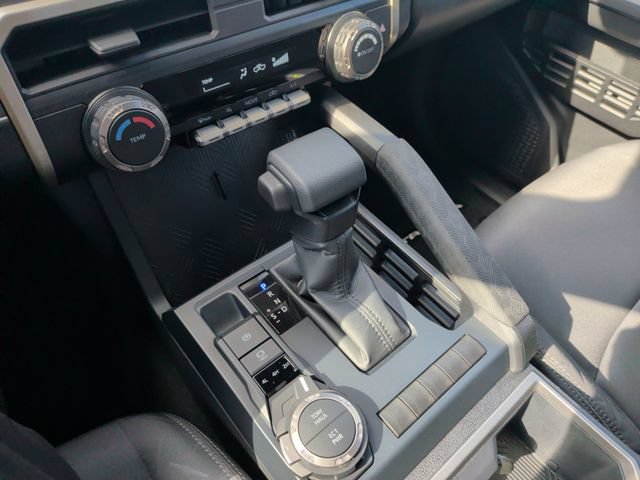 Used 2025 Toyota Tacoma SR5 AWD/4WD image 24