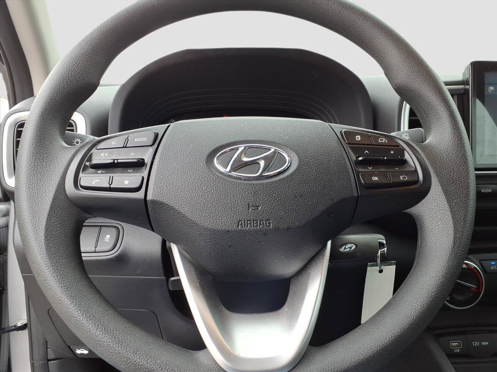 Used 2025 Hyundai Venue SE FWD image 15