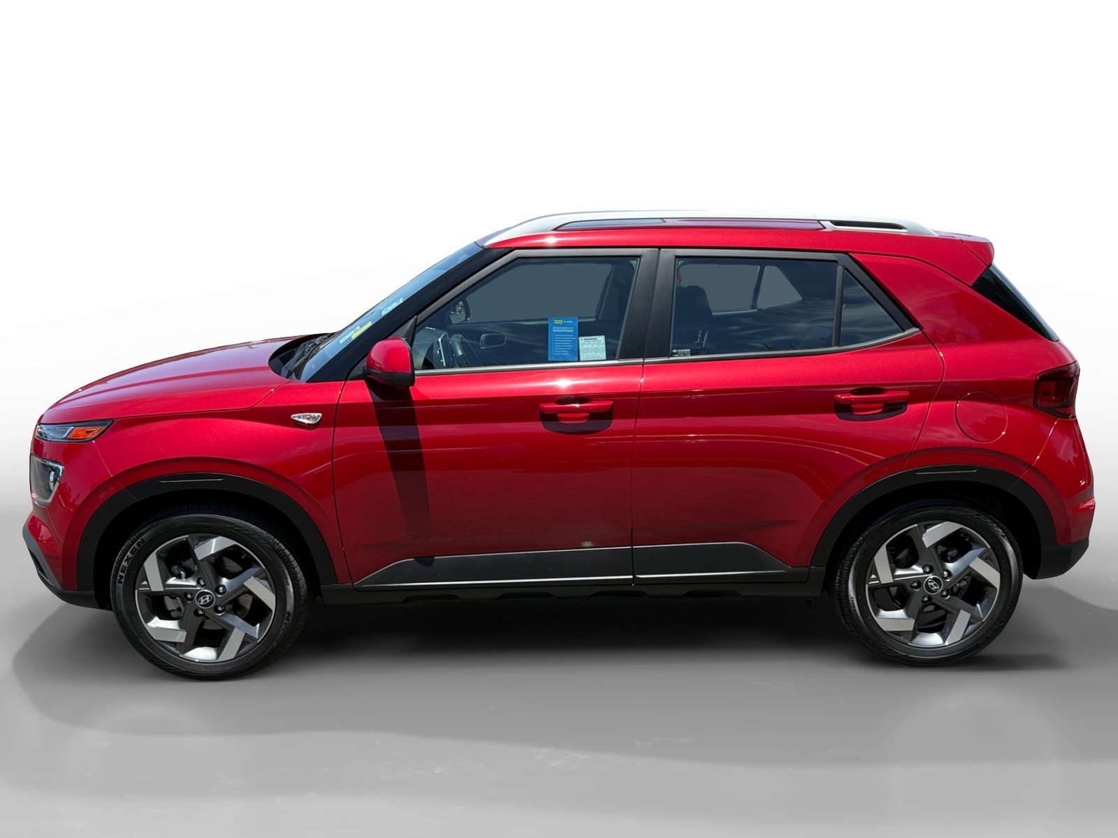 Certified 2022 Hyundai Venue SEL FWD image 2