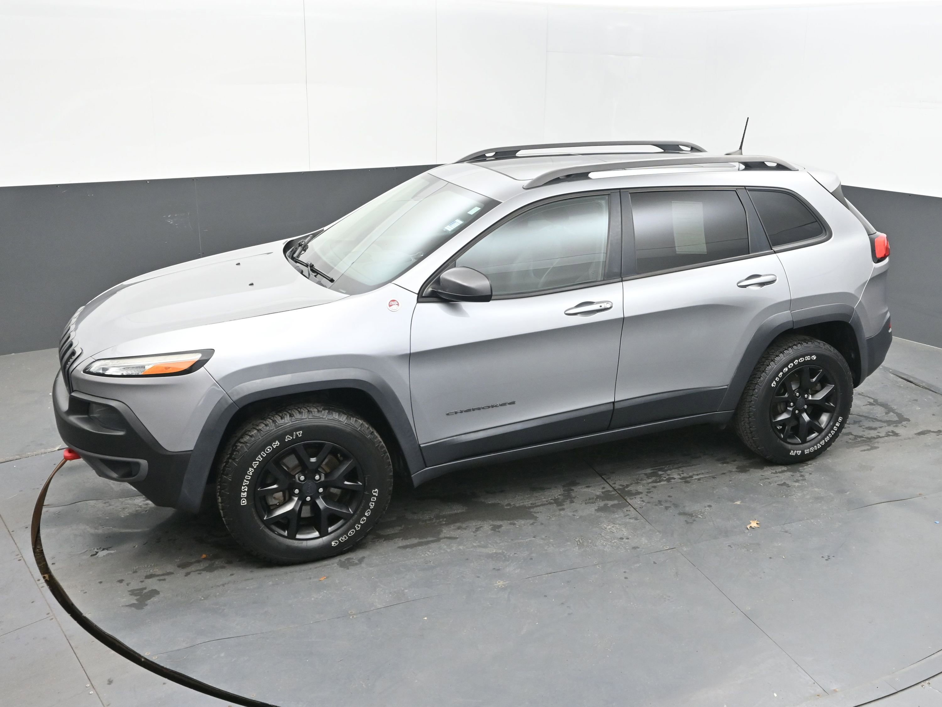 Used 2016 Jeep Cherokee Trailhawk w/ Comfort/Convenience Group AWD/4WD image 33