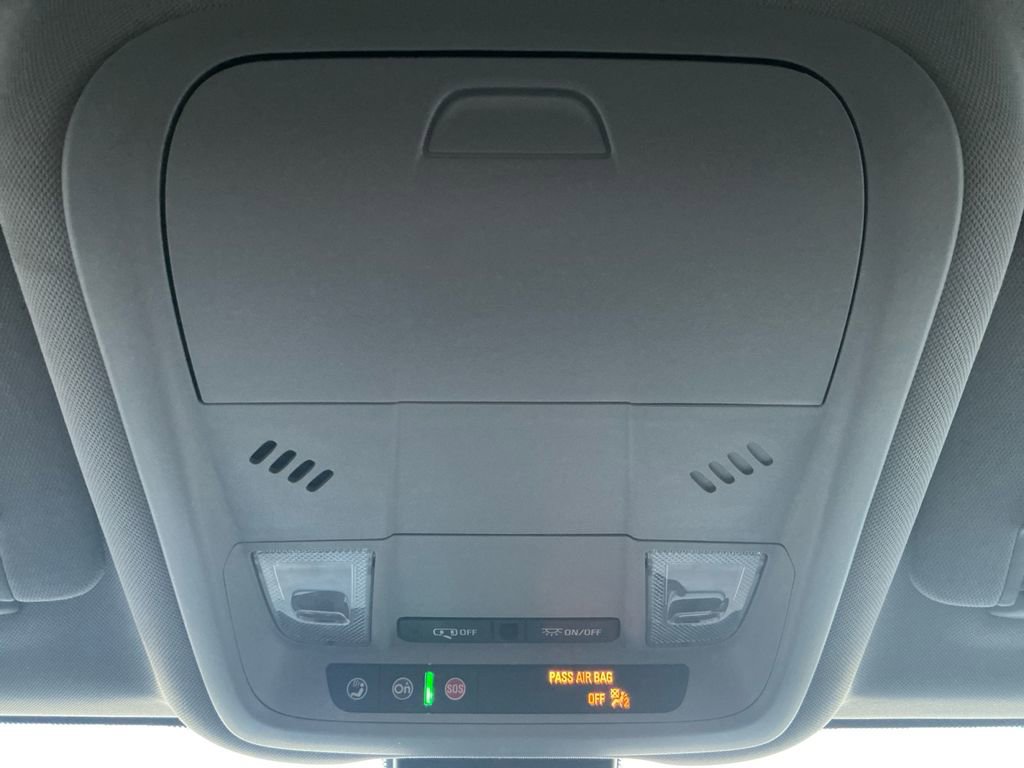 Used 2024 GMC Terrain SLE image 24