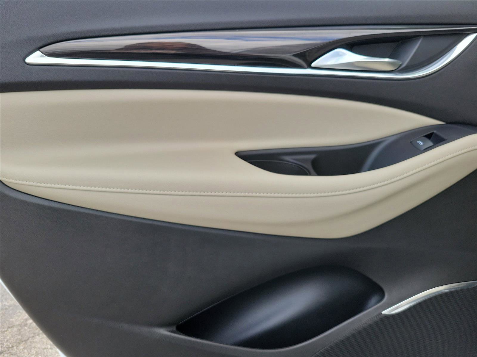 Used 2020 Buick Enclave Essence FWD image 17
