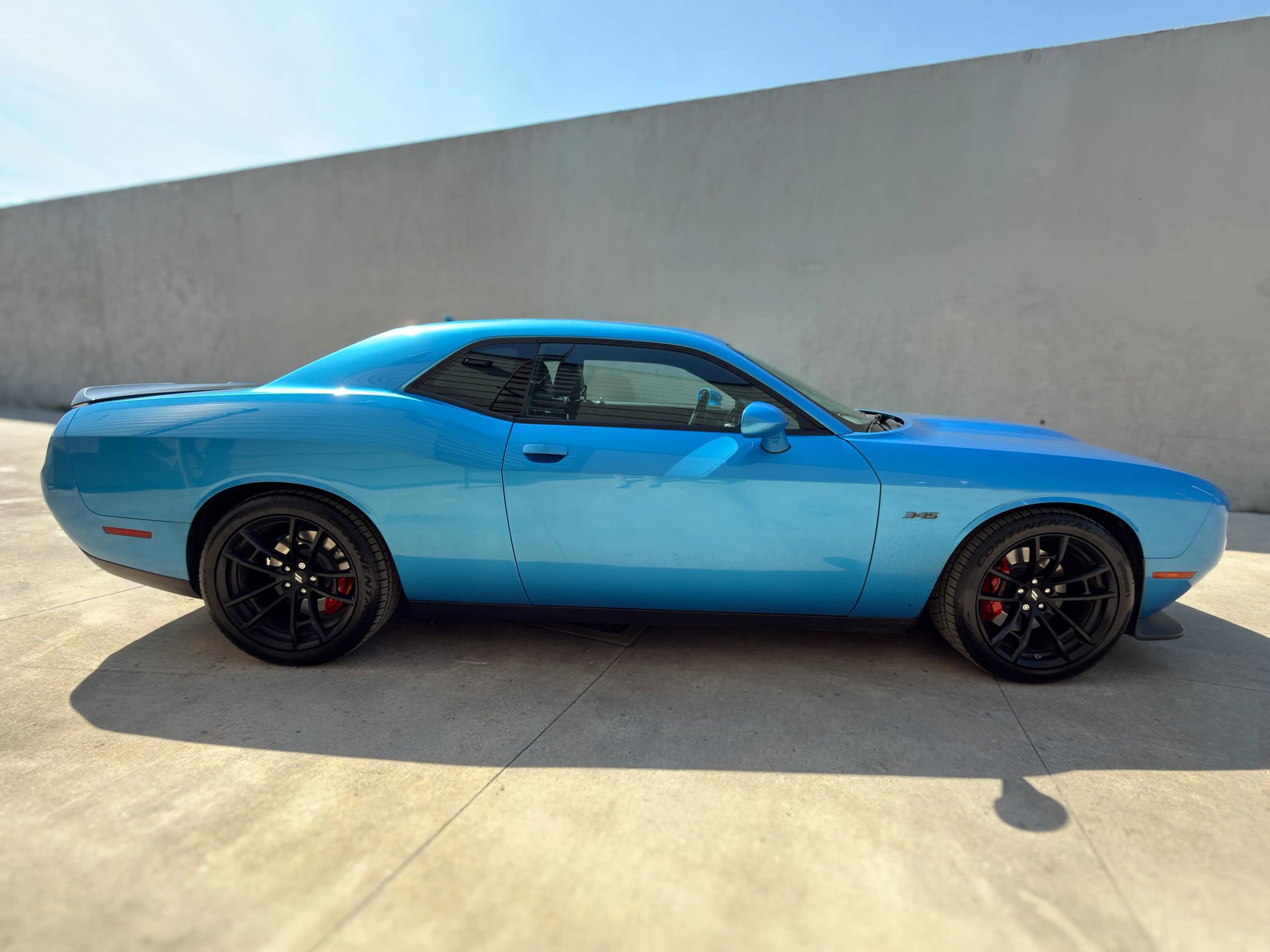 Used 2023 Dodge Challenger R/T w/ Plus Package image 9