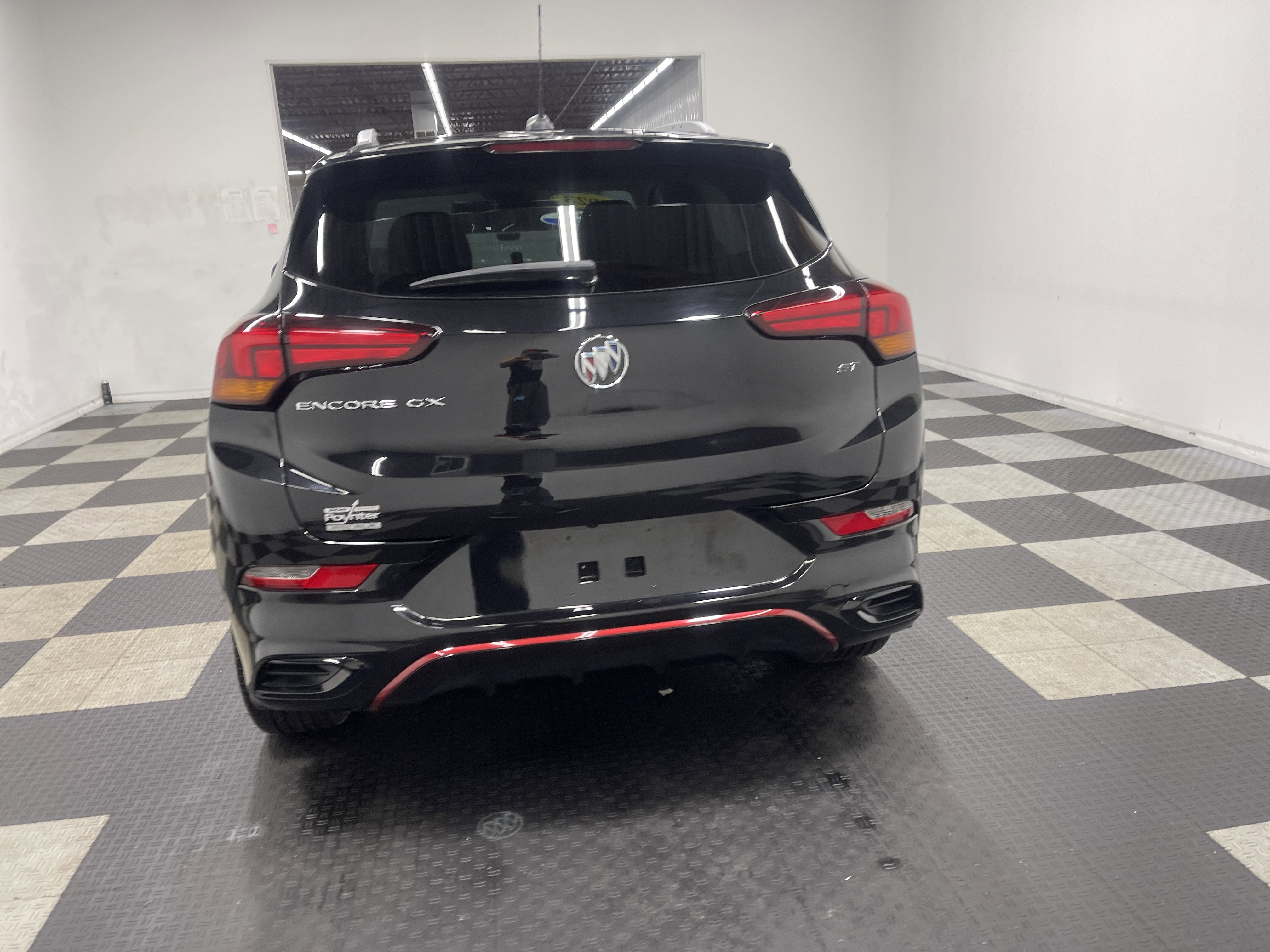 Used 2023 Buick Encore GX Select w/ Sport Touring Package image 3