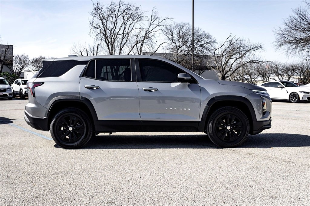 Used 2025 Chevrolet Equinox LT w/ Safety and Technology Package image 4