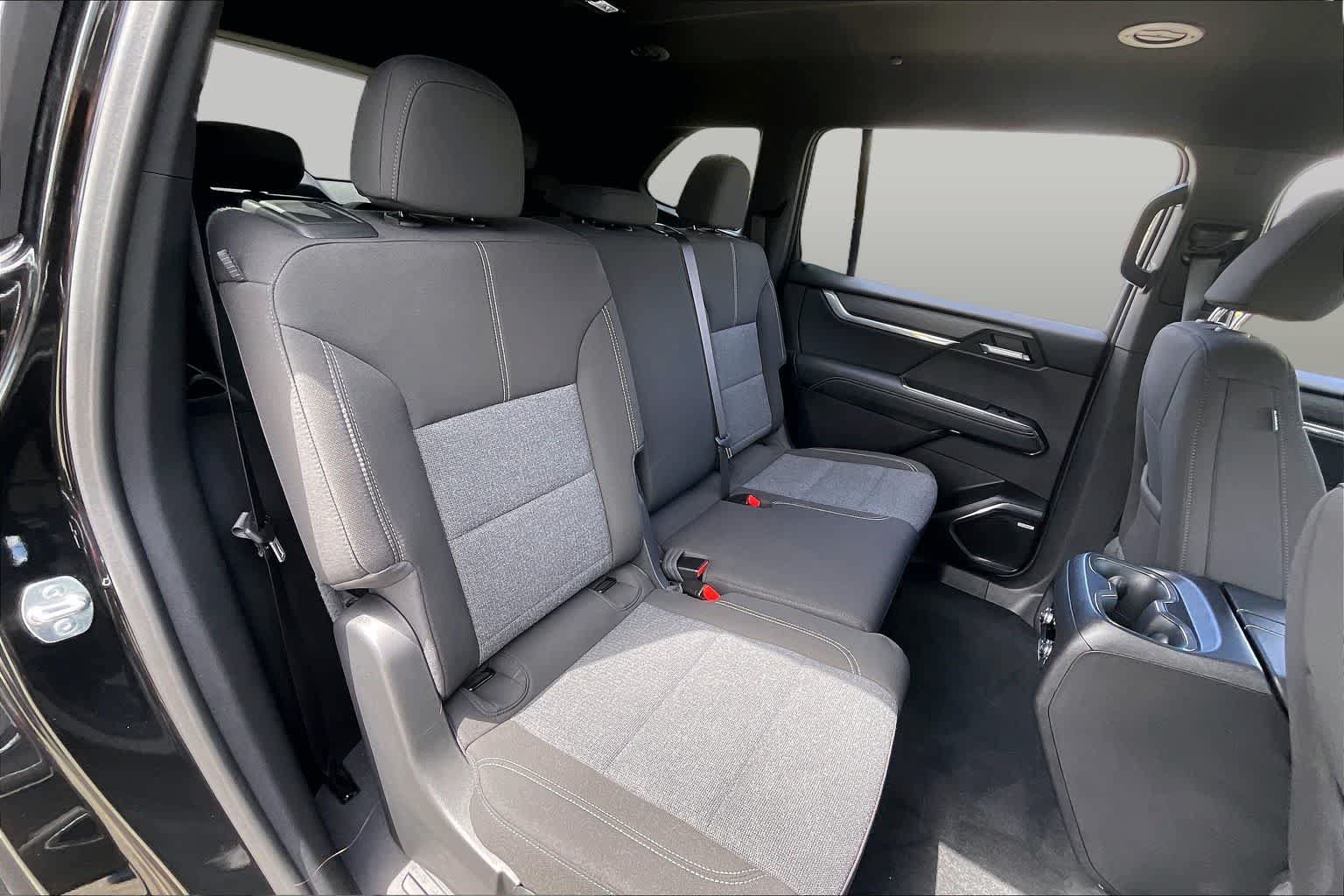 Used 2025 GMC Acadia Elevation AWD/4WD image 18