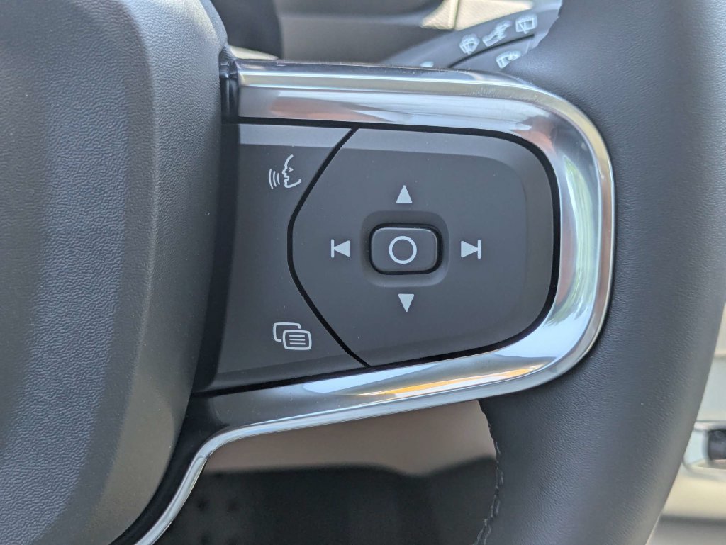 New 2026 Volvo XC40 B5 Plus w/ Protection Package Premier AWD/4WD image 27